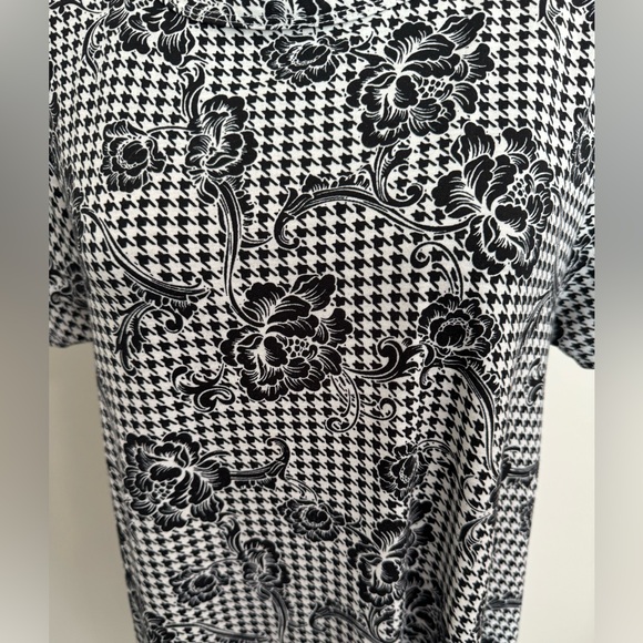 LulaRoe Carly Dress - Picture 2 of 6